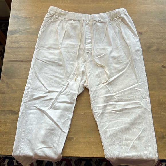 Zara White Capris - Picture 1 of 3
